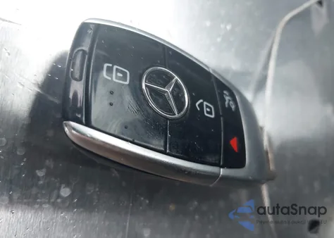 2021 Mercedes-Benz E 350 z USA, uszkodzony, nr VIN W1KZF8DB4MA929324